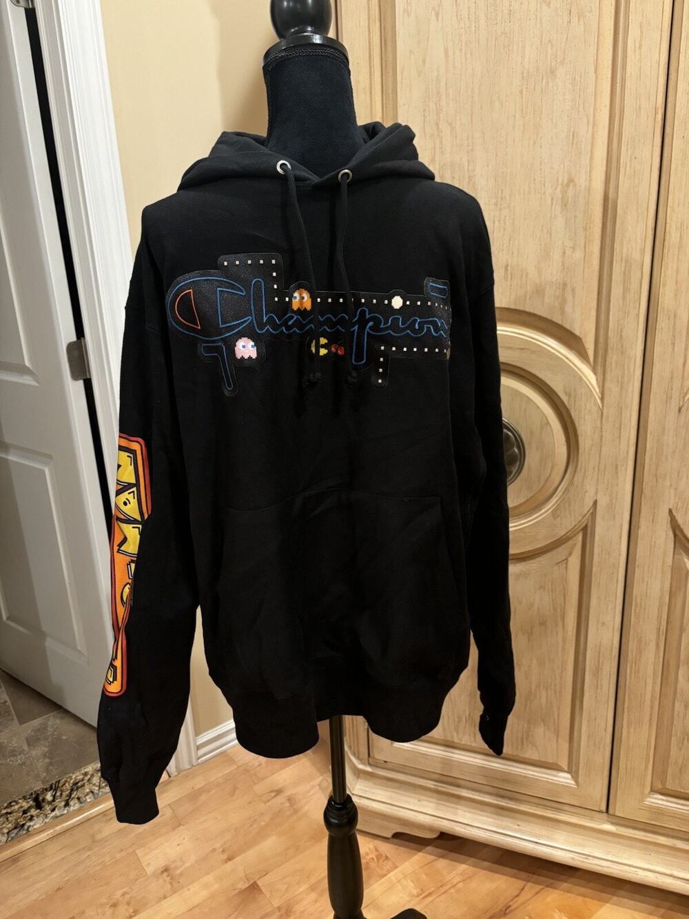 Champion Pacman Video Game Reverse Weave Men Fleece Hoodie Black Size L NWT